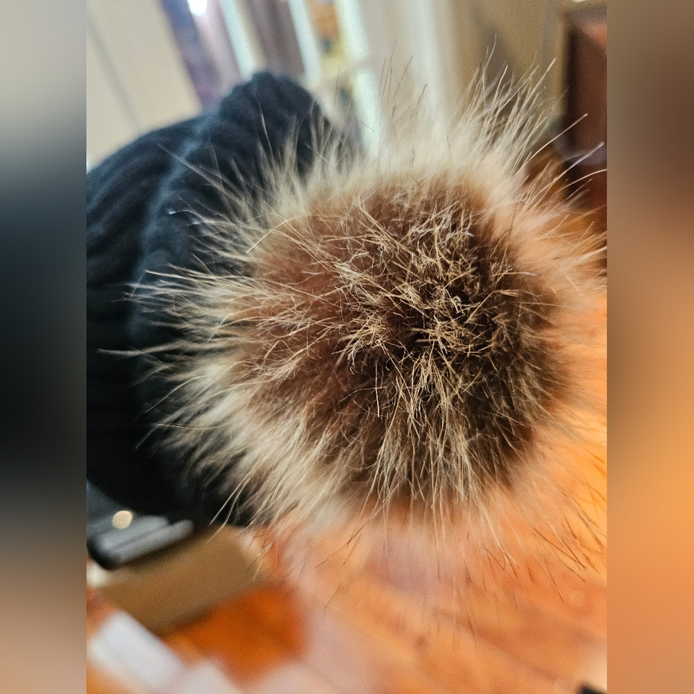 Knit hat - Picture 3 of 4